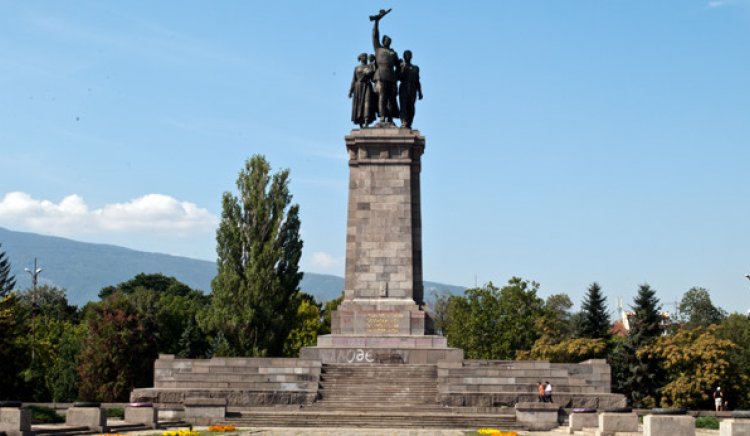 БСП ще постави начало на възстановяването на Паметника на Съветската армия  